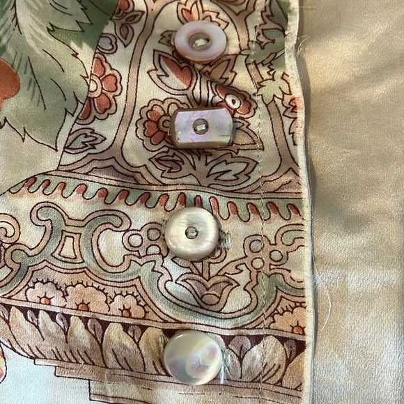 KRISTA LARSON 100% Silk Jacket - Picture 11 of 11